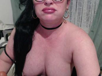 JullieMilf webcam model stream image