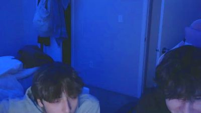 Roomfullofcum webcam model stream image