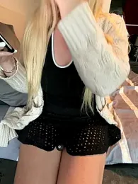 Hornyblond_Bella webcam model stream image