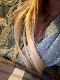 Hornyblond_Bella webcam model stream image