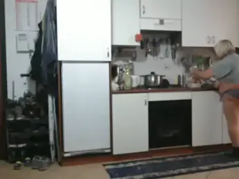 LindaL webcam model stream image