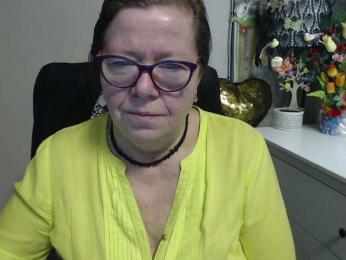 flirty-adele webcam bongacams model stream image