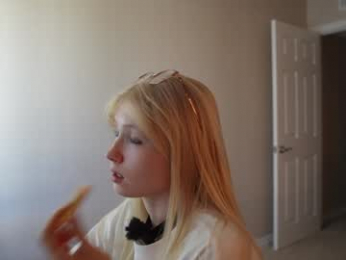 bestblondiiecb webcam model stream image