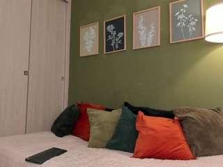 karlyee webcam model stream image