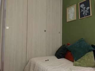 karlyee webcam model stream image