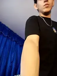 Yorsamm_and_friends webcam model stream image