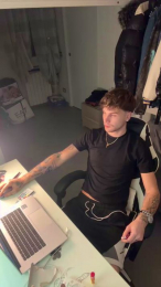 Plewus99 webcam cam4 model stream image