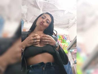 Bella-152 webcam model stream image