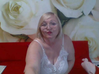 Beatris-K webcam model stream image