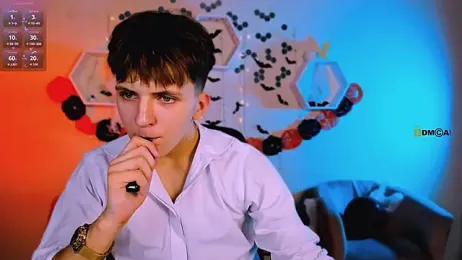 travis_wolf_ webcam model stream image