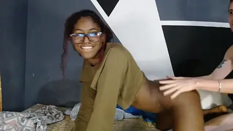 serugay_24 webcam model stream image