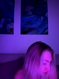 LuisaBecker webcam model stream image