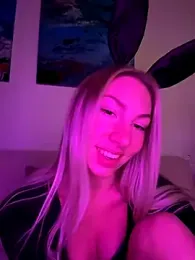 LuisaBecker webcam model stream image