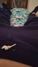 CAzzovero82 webcam cam4 model stream image