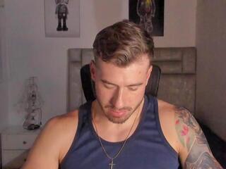 Mike Skip webcam model stream image