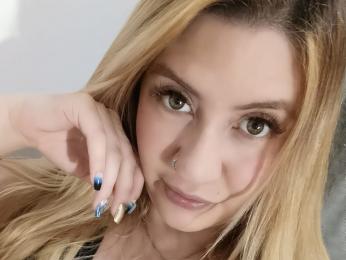 DanielaSage webcam model stream image