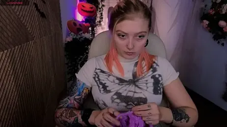 Kiki_shay webcam model stream image