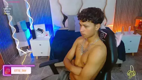 Ette_tay webcam model stream image