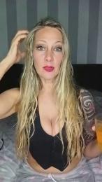Vanuchita webcam model stream image