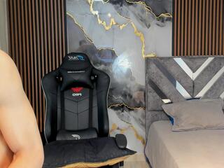 Riccie Pezzutti webcam model stream image