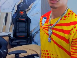 Riccie Pezzutti webcam model stream image