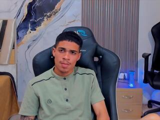 Riccie Pezzutti webcam model stream image