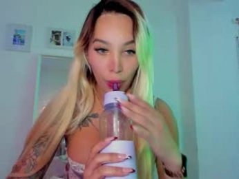 _viioletweekend_ webcam model stream image