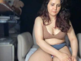 ema-love webcam bongacams model stream image