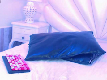 MavisManson webcam model stream image