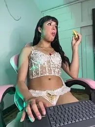 DollCamila webcam stripchat model stream image