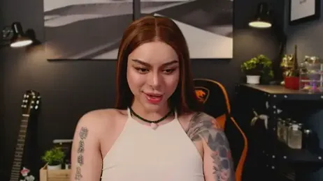 callmeLUNA webcam model stream image