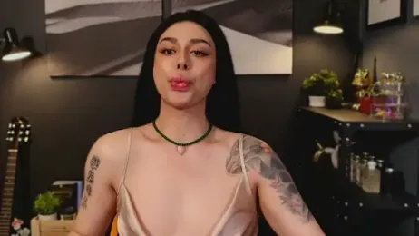 callmeLUNA webcam model stream image