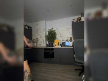 Tom-and-Jenny webcam model stream image