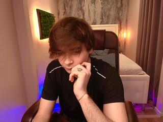 Hanzo Pulse webcam model stream image