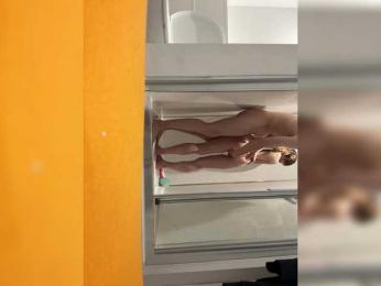 Elenacross69 webcam bongacams model stream image