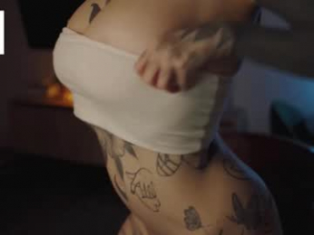 mileeena webcam model stream image