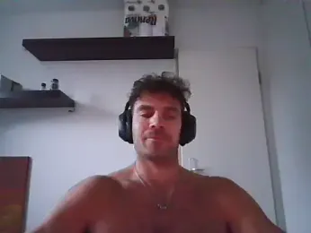 alpha-hunk webcam model stream image