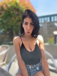 Yasmiinee webcam stripchat model stream image