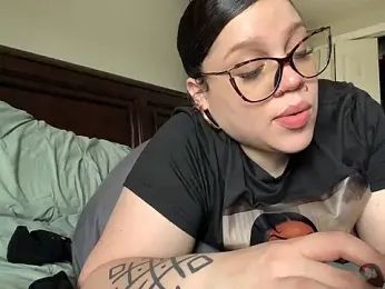 QueenNuttCollector webcam stripchat model stream image