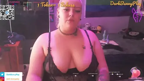 DarkBunnyPlay webcam model stream image