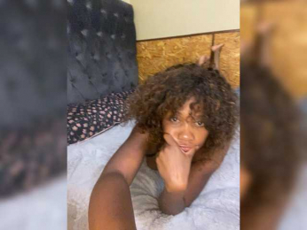 EveLala webcam model stream image