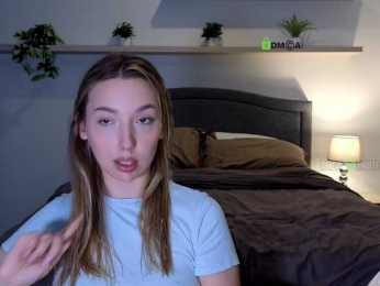 DreameLove webcam model stream image