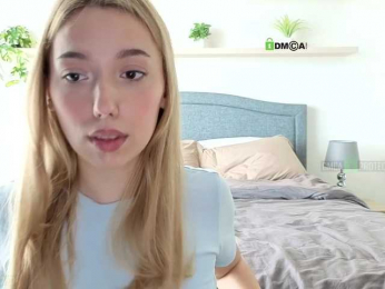 DreameLove webcam model stream image