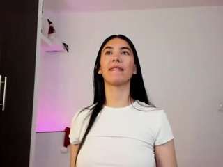 misslucia webcam camsoda model stream image