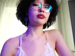 Bonnie Gambee webcam model stream image