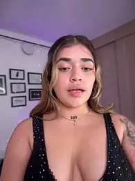 JoselinFlower_ webcam model stream image