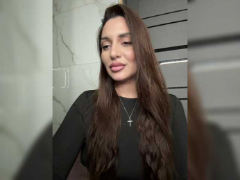 Kristaly webcam bongacams model stream image