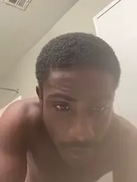 Zellyzelly2100 webcam model stream image