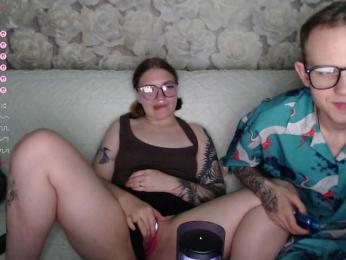 Dressed-To-Undress webcam model stream image
