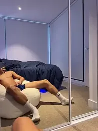 TheDomTop webcam model stream image